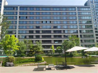 霍城縣江蘇中學田徑運動場